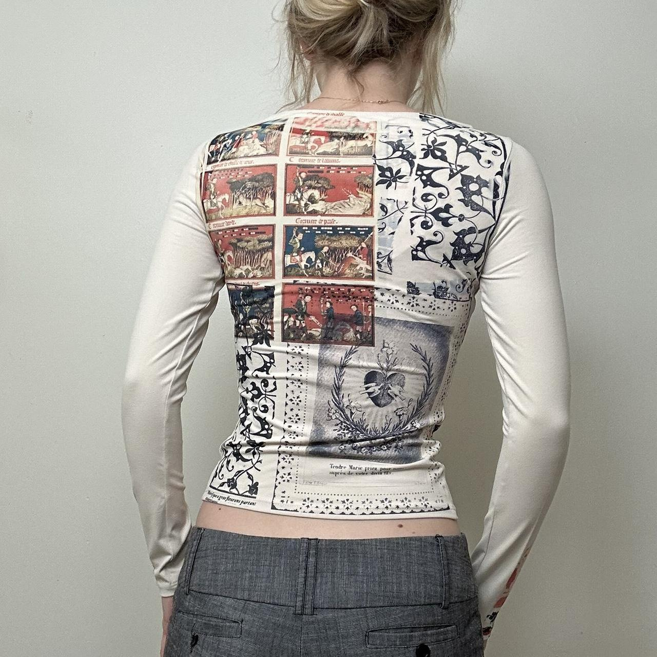 Printed long-sleeved top