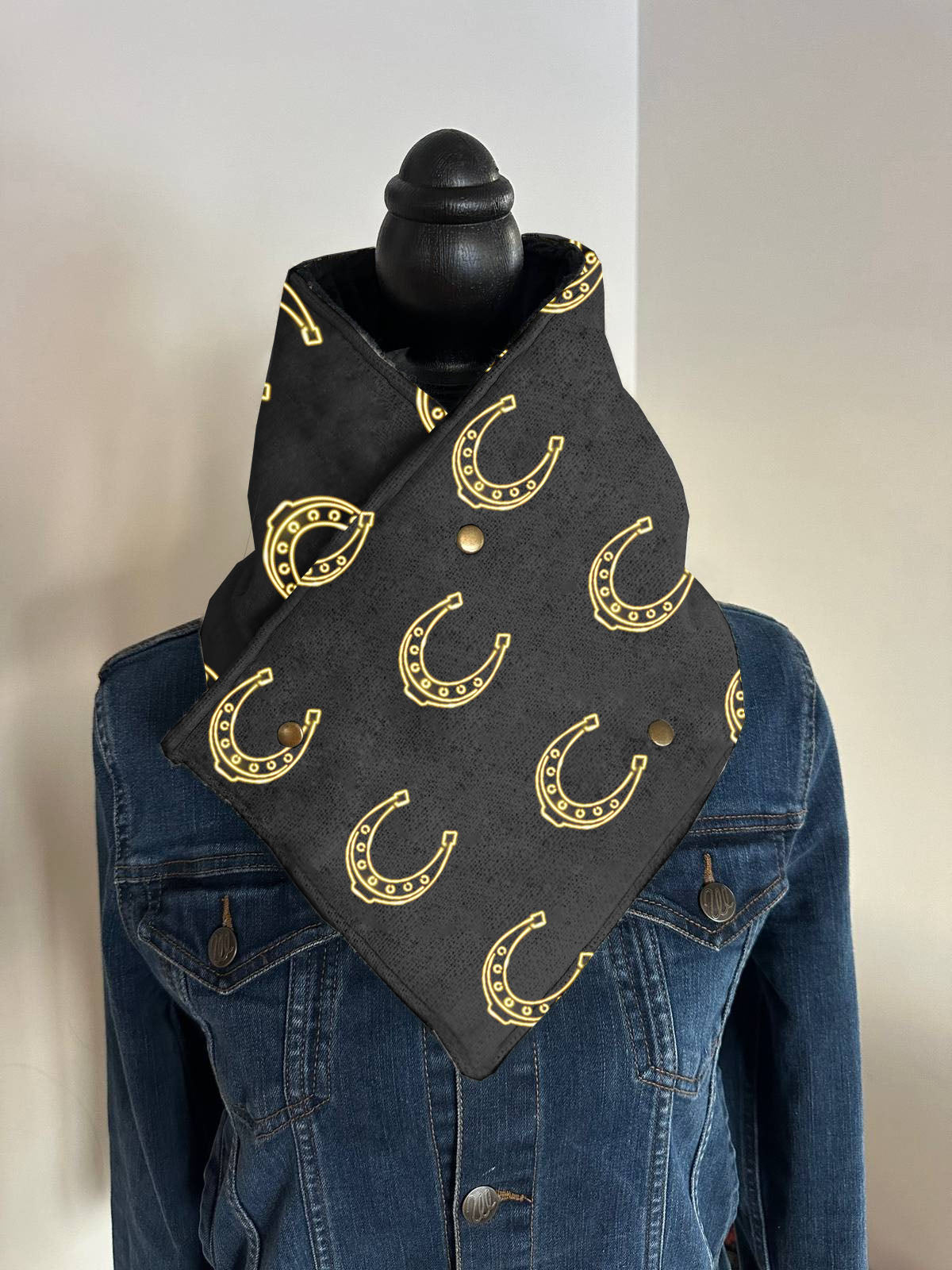 Western Horseshoe Print Warm Neck Hood