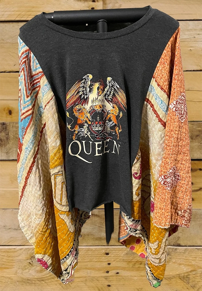 QUEEN printed bat sleeve top