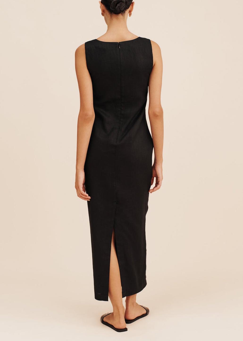 Solid color wide slit suspender dress