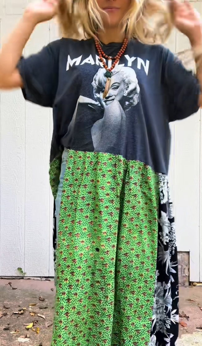 Marilyn Monroe Band Double Split Maxi Tee