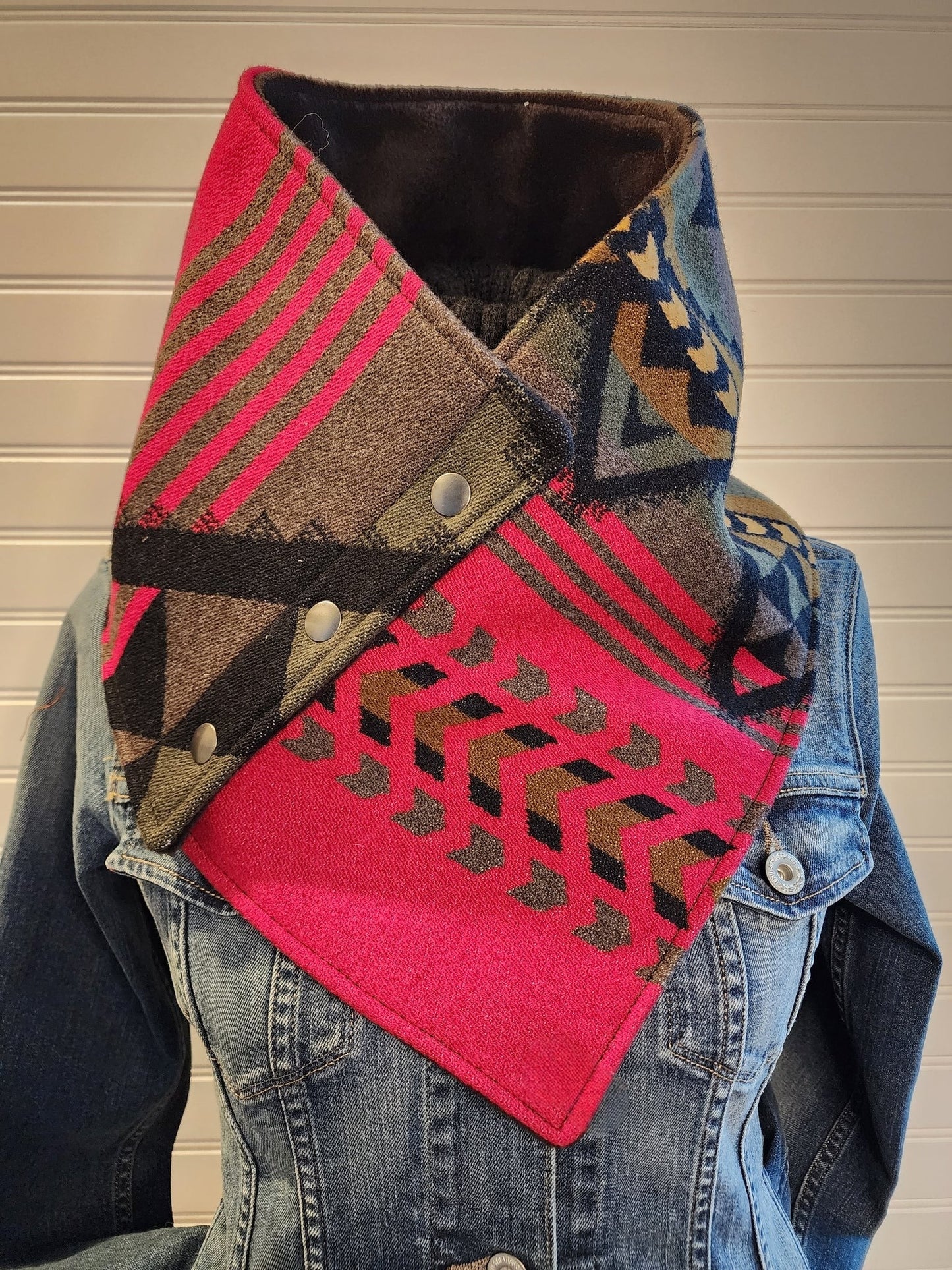 Western Cowboy Lost Trail Warm Neck Hood