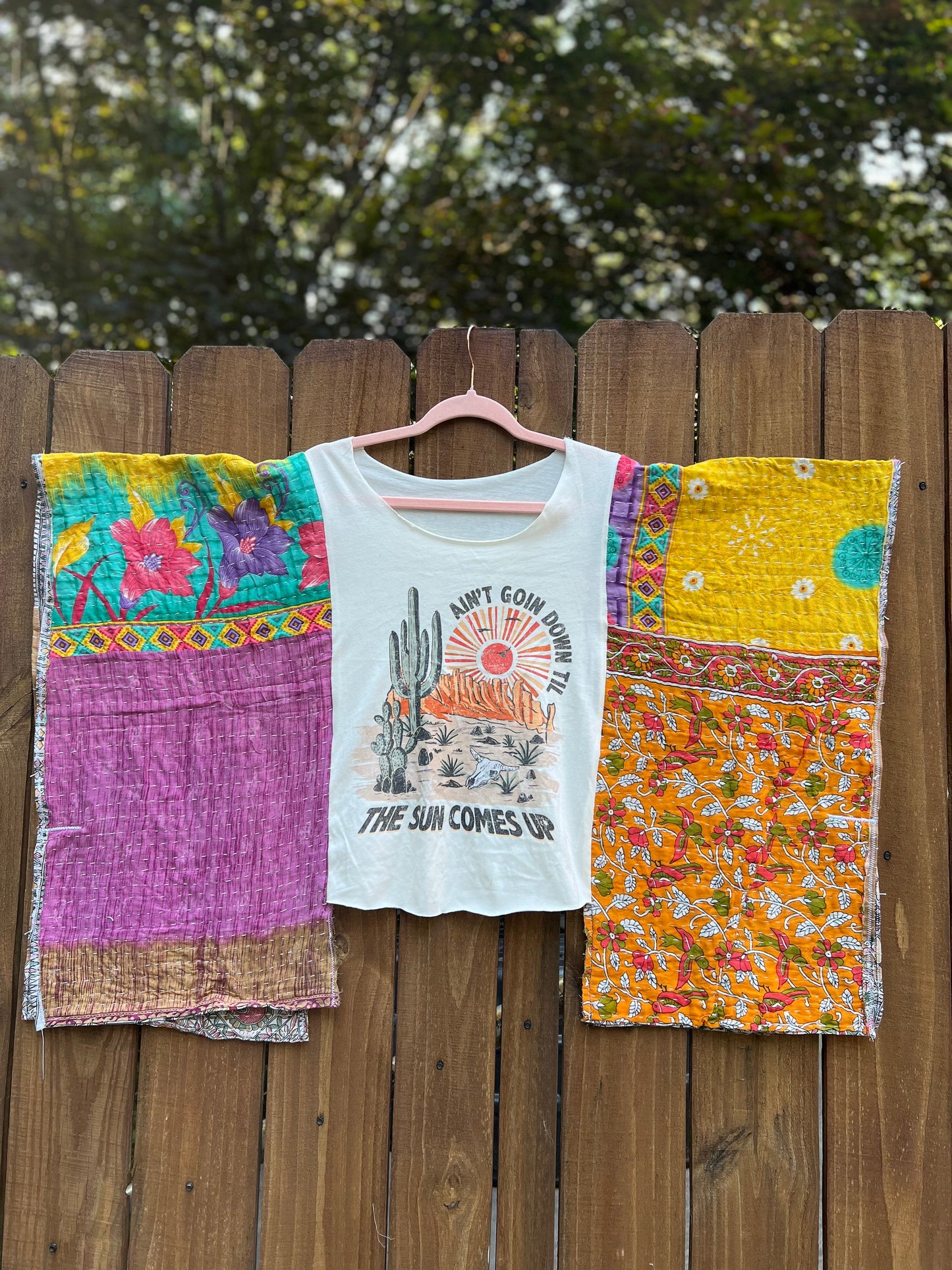 Ain’t goin down till the sun Mix & Match Tee