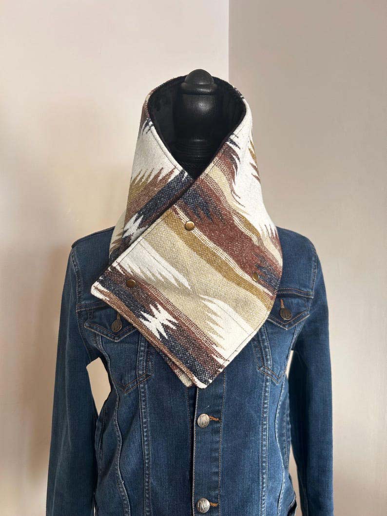 Western Aztec Warm Neck Hood - Multicolor