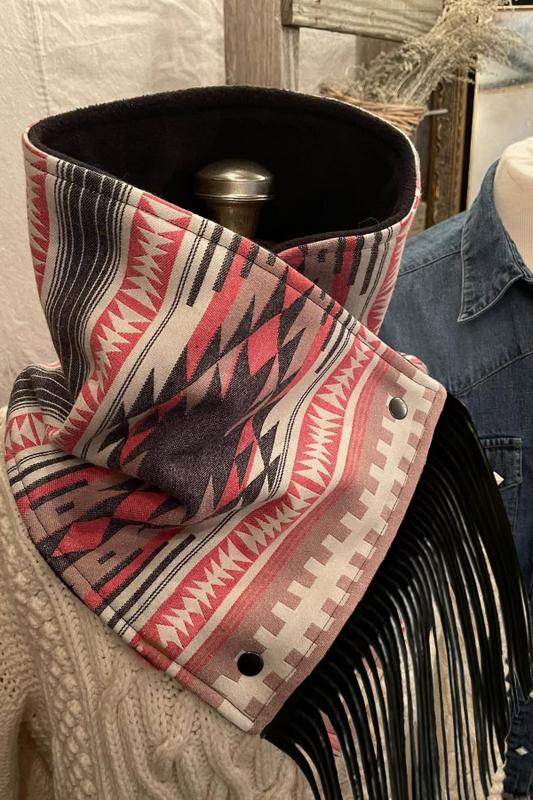 Women's Western-style fringed scarf - Pink/Black Aztec