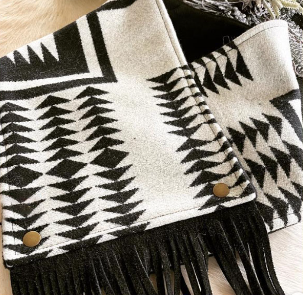 Women's Western Fringed Shawl - Black/White Aztec
