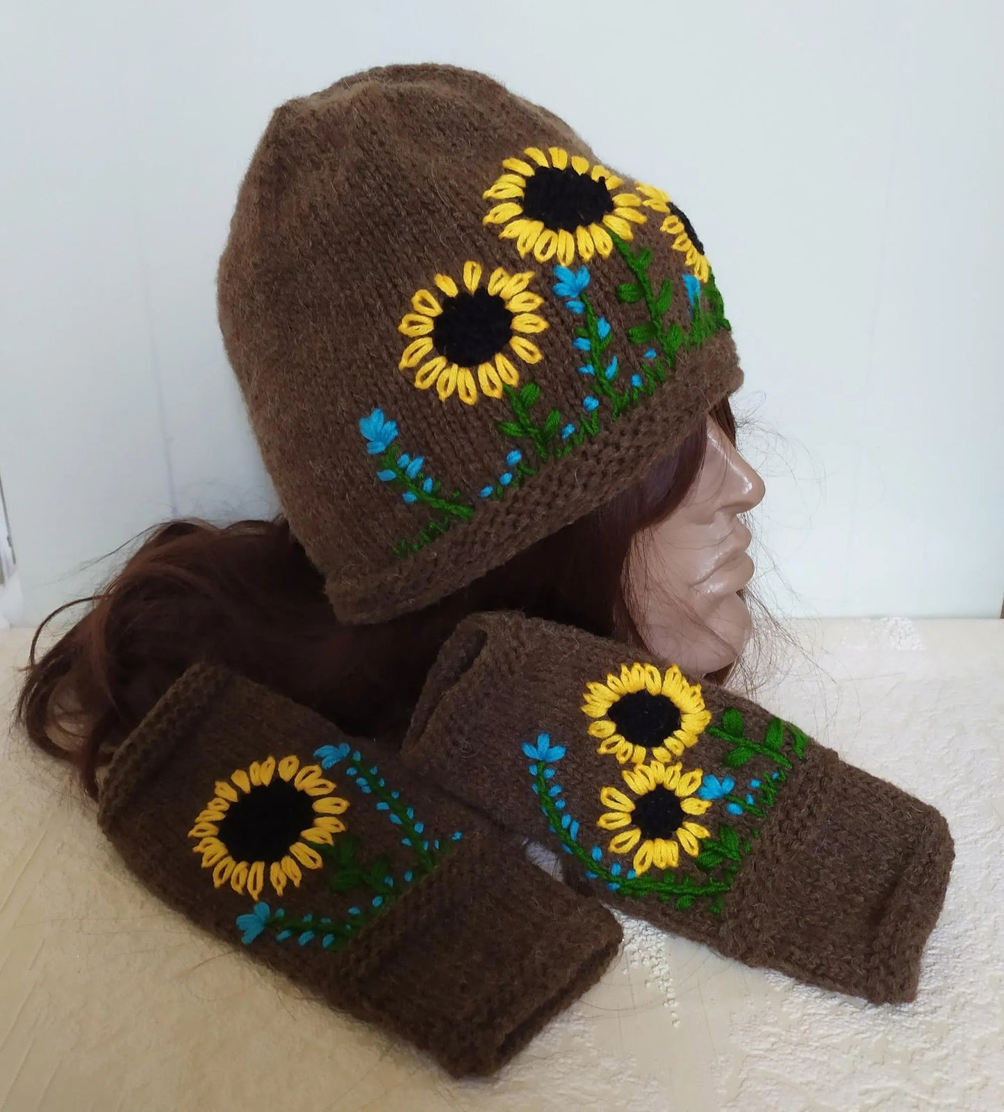 Embroidered Sunflowers Beanie Hat + floral Fingerless Mitts Gloves Set